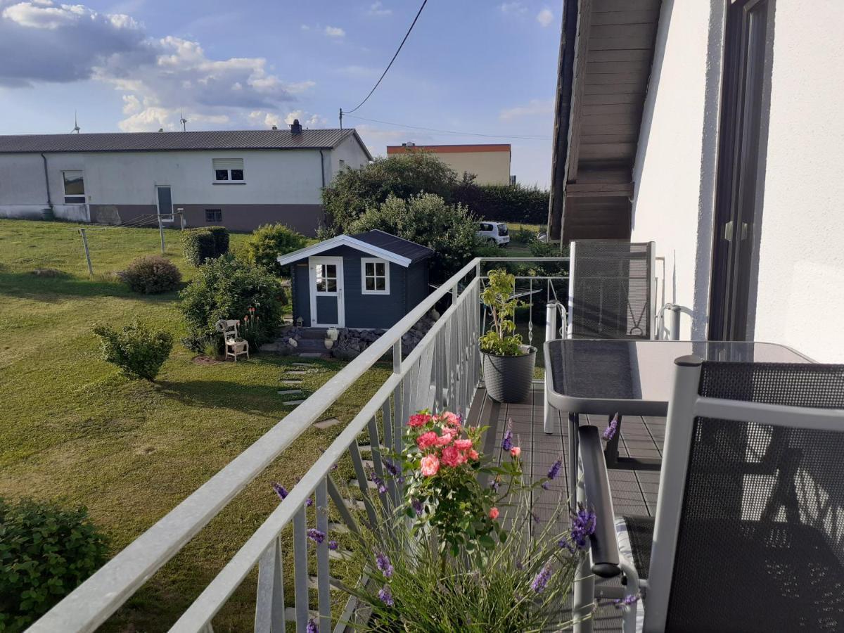 Eifelstern-Schoene Ferienwohnung Mit Balkon Kalenborn-Scheuern ภายนอก รูปภาพ